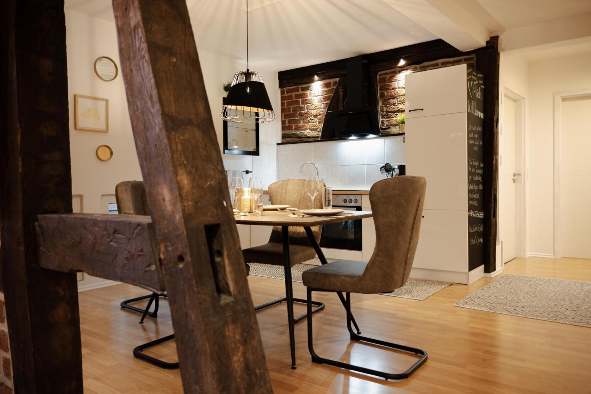 Jasta Homes Altstadt, Zentral, Ueberdachter Parkplatz, Netflix, Vollausstattung, Loft, Modern Und Komfort Hamelin Luaran gambar