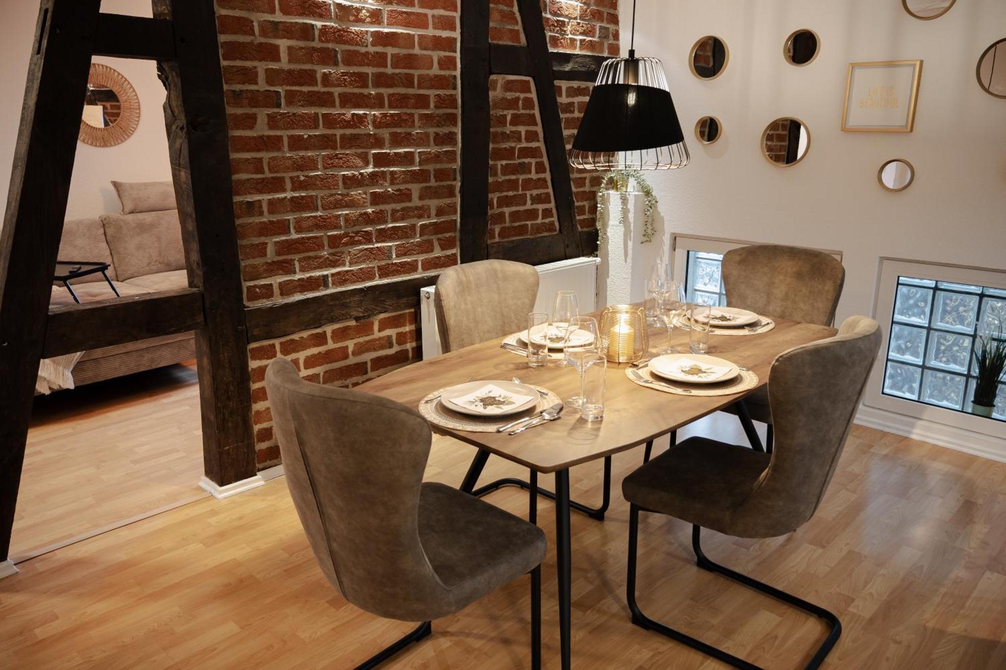 Jasta Homes Altstadt, Zentral, Ueberdachter Parkplatz, Netflix, Vollausstattung, Loft, Modern Und Komfort Hamelin Luaran gambar